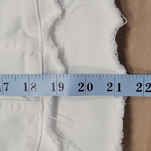 Michael Michael Kors Size M White Denim Jacket, Gold Tone Buttons, Frayed Hem - Picture 10 of 11